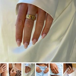 NWOT Beautiful Gold Ring